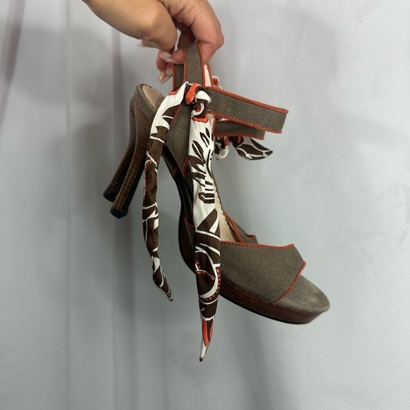 Tracy & Belle tan heels with ribbon tie size 37 - Picture 2 of 10